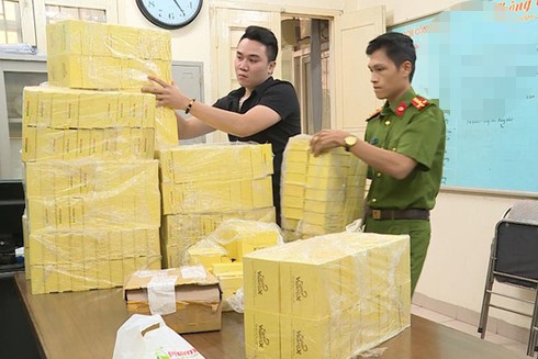 Bắt quả tang đối tượng buôn thuốc chữa bệnh ung thư giả ảnh 1 Bắt quả tang đối tượng buôn thuốc chữa bệnh ung thư giả ảnh 1