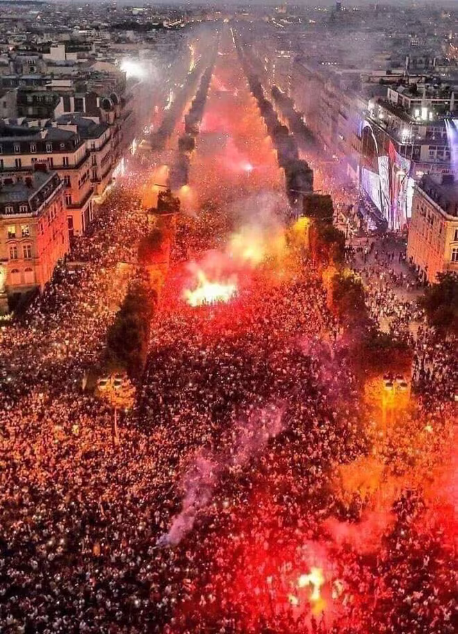 [Cập nhật] Cả nước ăn mừng chức vô địch AFF Cup của ĐT bóng đá Việt Nam ảnh 30