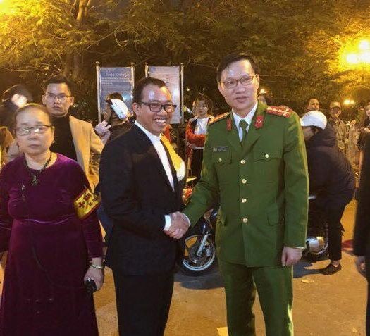 Công an Hà Nội trông xe miễn phí cho bà con giáo dân đêm Giáng sinh năm 2018 ảnh 6 Công an Hà Nội trông xe miễn phí cho bà con giáo dân đêm Giáng sinh năm 2018 ảnh 6