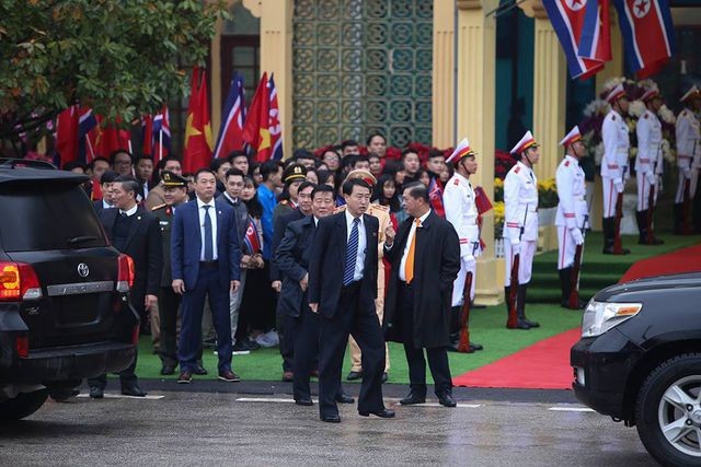 Chủ tịch Triều Tiên tới ga Đồng Đăng, lên ô tô về Hà Nội - 8 Chủ tịch Triều Tiên tới ga Đồng Đăng, lên ô tô về Hà Nội - 8
