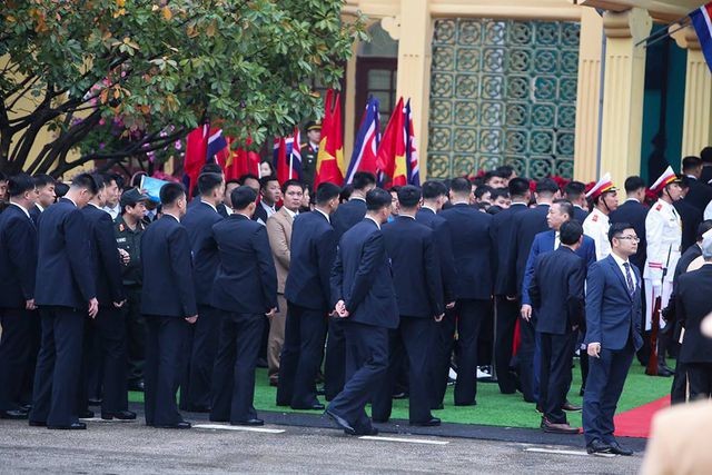 Chủ tịch Triều Tiên tới ga Đồng Đăng, lên ô tô về Hà Nội - 6 Chủ tịch Triều Tiên tới ga Đồng Đăng, lên ô tô về Hà Nội - 6