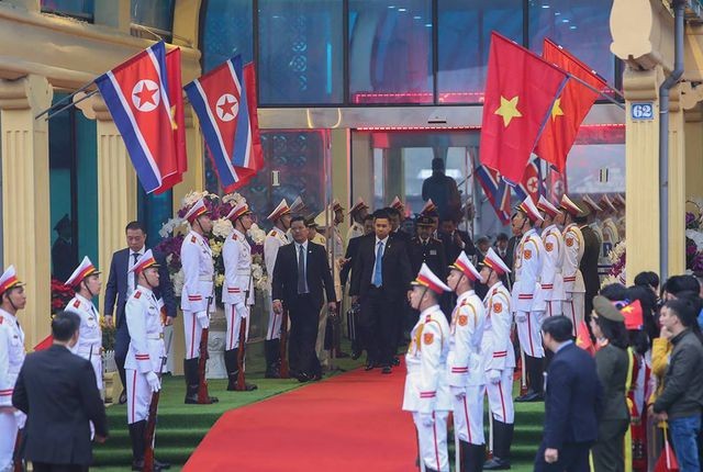 Chủ tịch Triều Tiên tới ga Đồng Đăng, lên ô tô về Hà Nội - 5 Chủ tịch Triều Tiên tới ga Đồng Đăng, lên ô tô về Hà Nội - 5
