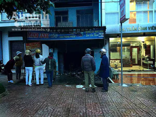 “Bà hỏa” thiêu rụi cửa hàng văn phòng phẩm trên đường Giải Phóng ảnh 1 “Bà hỏa” thiêu rụi cửa hàng văn phòng phẩm trên đường Giải Phóng ảnh 1