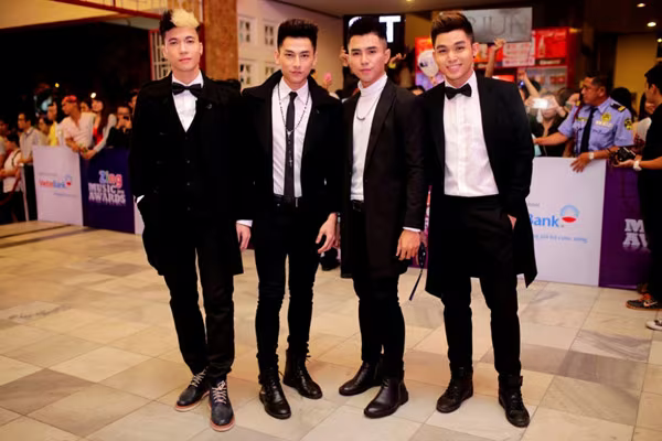 Mỹ nhân Việt khoe sắc trên thảm đỏ ảnh 9