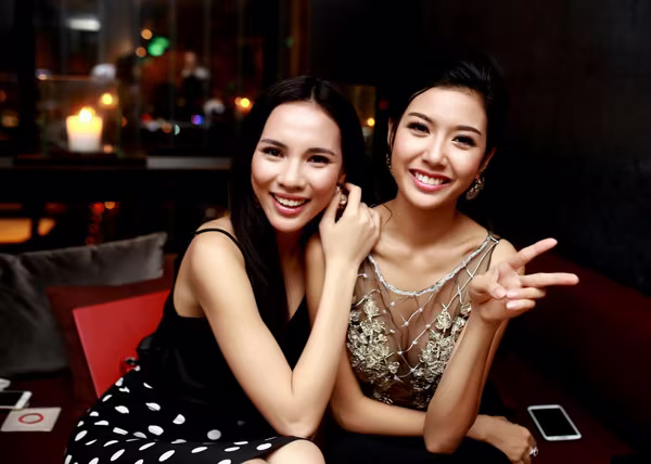 Top 3 Hoa khôi Áo dài rạng rỡ khoe sắc bên Hoa hậu Thế giới 2011 Ivian Sarcos ảnh 9 Top 3 Hoa khôi Áo dài rạng rỡ khoe sắc bên Hoa hậu Thế giới 2011 Ivian Sarcos ảnh 9