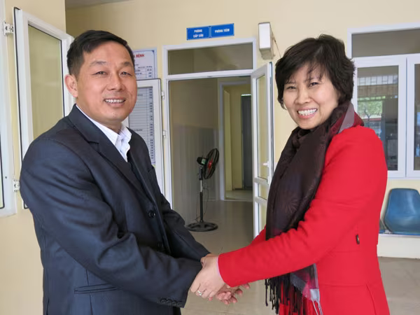 Vinmec khám bệnh, tặng quà cho 300 đối tượng chính sách, hộ nghèo ảnh 9