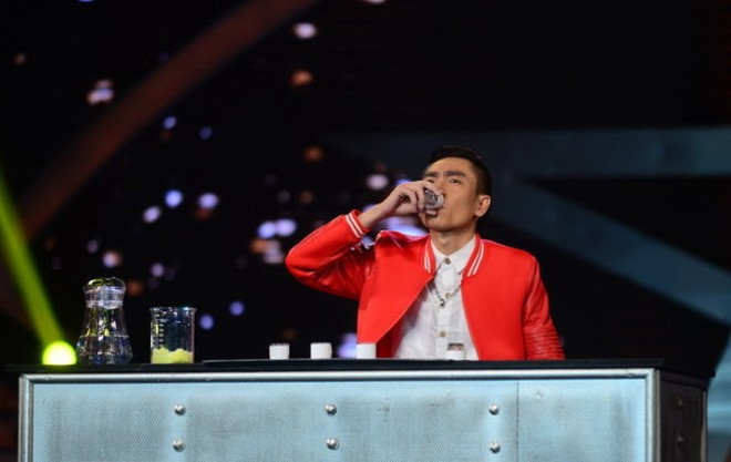 Thí sinh Got talent: Không gặp nguy hiểm bởi nồng độ axit loãng ảnh 2 Thí sinh Got talent: Không gặp nguy hiểm bởi nồng độ axit loãng ảnh 2
