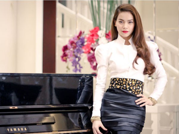 Hồ Ngọc Hà nhận catse “khủng” ngồi “ghế nóng” The Remix ảnh 2 Hồ Ngọc Hà nhận catse “khủng” ngồi “ghế nóng” The Remix ảnh 2
