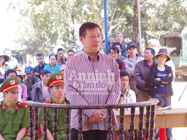 Dùng súng bắn đạn hoa cải gây thương tích cho 2 người ảnh 1 Dùng súng bắn đạn hoa cải gây thương tích cho 2 người ảnh 1