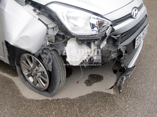 Gây TNGT liên hoàn khiến 5 người nhập viện, lái xe phóng chạy ảnh 2 Gây TNGT liên hoàn khiến 5 người nhập viện, lái xe phóng chạy ảnh 2