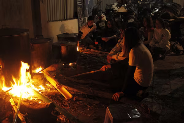 Dàn sao Việt chung tay gói bánh chưng, bánh tét gửi tặng người nghèo ảnh 6