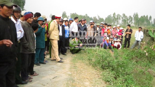 Xe máy mất lái lao xuống hồ, 2 thanh niên tử nạn ảnh 1 Xe máy mất lái lao xuống hồ, 2 thanh niên tử nạn ảnh 1
