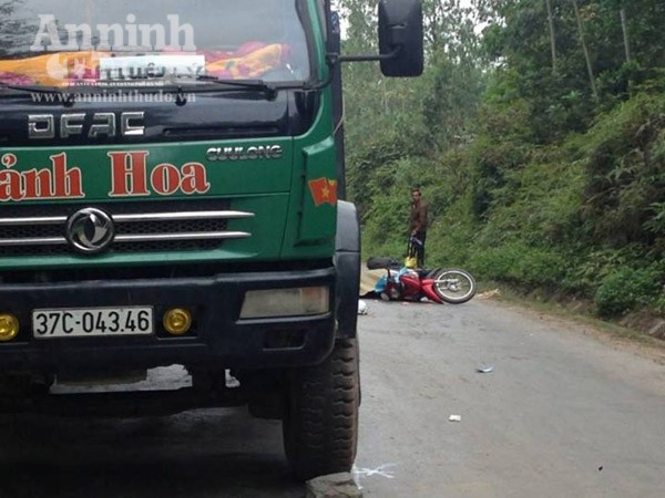 Va vào xe tải, nữ sinh đại học năm cuối tử nạn thương tâm ảnh 1 Va vào xe tải, nữ sinh đại học năm cuối tử nạn thương tâm ảnh 1