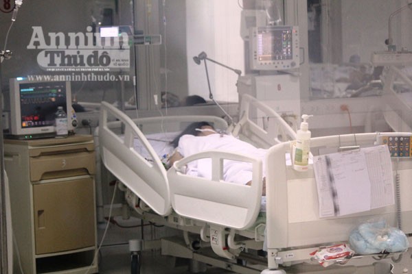 Mổ cấp cứu cho sản phụ và thai nhi 8 tháng tuổi bị tai nạn giao thông ảnh 1 Mổ cấp cứu cho sản phụ và thai nhi 8 tháng tuổi bị tai nạn giao thông ảnh 1