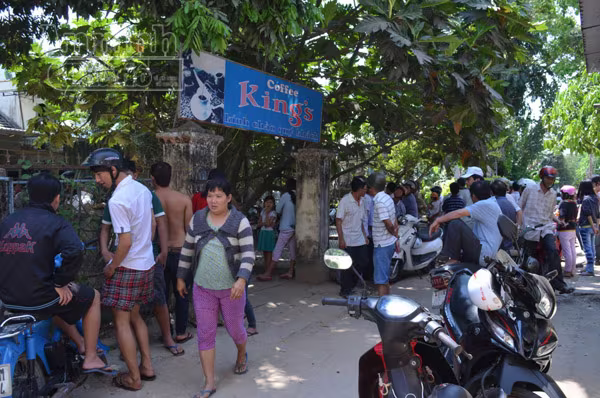 Triệt phá trường gà lớn núp bóng quán cà phê ảnh 1