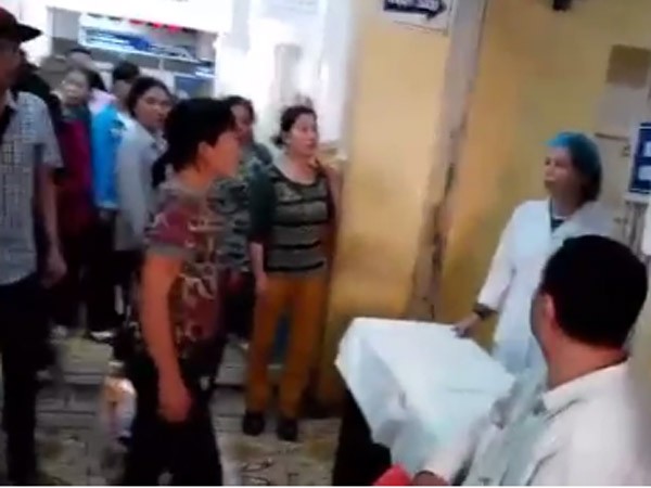 Audio 21-3-2015: Chuyện nữ điều dưỡng bệnh viện K bị tố “vòi tiền” và việc dừng thay thế, chặt hạ cây xanh ảnh 3 Audio 21-3-2015: Chuyện nữ điều dưỡng bệnh viện K bị tố “vòi tiền” và việc dừng thay thế, chặt hạ cây xanh ảnh 3