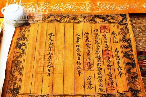 Hà Tĩnh: Phát hiện nhiều sắc phong, câu đối, bức trướng và đại tự cổ ảnh 2 Hà Tĩnh: Phát hiện nhiều sắc phong, câu đối, bức trướng và đại tự cổ ảnh 2