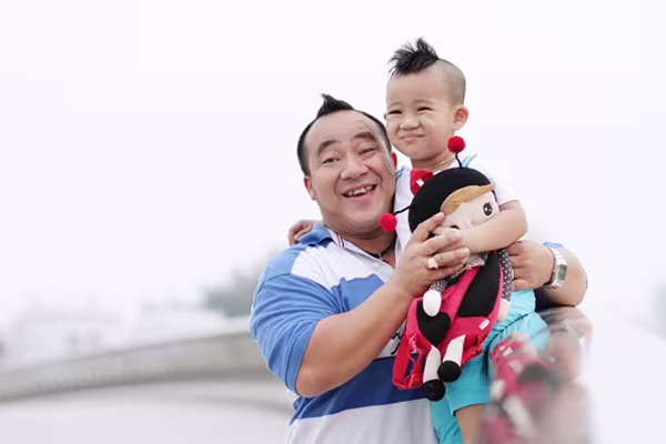 Hiếu Hiền gật đầu ngồi “ghế nóng” chỉ vì...trai đẹp và cơ bắp ảnh 1 Hiếu Hiền gật đầu ngồi “ghế nóng” chỉ vì...trai đẹp và cơ bắp ảnh 1