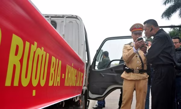 Hiểm họa khôn lường trên mỗi cung đường bởi... rượu bia ảnh 3 Hiểm họa khôn lường trên mỗi cung đường bởi... rượu bia ảnh 3
