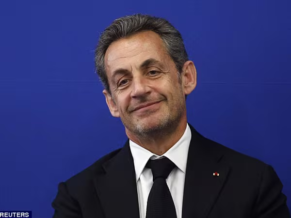 Những bất lợi trên con đường chính trị của ông Sarkozy ảnh 1
