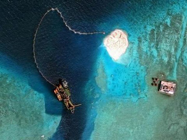 Philippines tố Trung Quốc xây đảo hủy hoại môi trường biển Đông ảnh 1 Philippines tố Trung Quốc xây đảo hủy hoại môi trường biển Đông ảnh 1