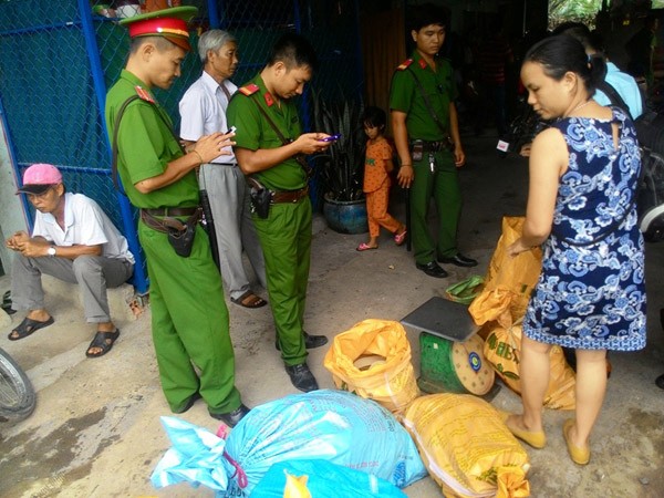 TP.HCM: Phát hiện lò sản xuất bì lợn bẩn, ngâm tẩm hóa chất ảnh 2 TP.HCM: Phát hiện lò sản xuất bì lợn bẩn, ngâm tẩm hóa chất ảnh 2