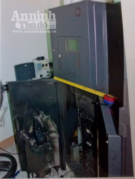 Truy bắt nhóm trộm người Peru phá trụ ATM lấy tiền tỷ ảnh 1 Truy bắt nhóm trộm người Peru phá trụ ATM lấy tiền tỷ ảnh 1
