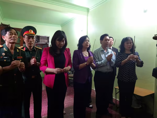 Tri ân những người đã ngã xuống, đã cống hiến vì Tổ quốc ảnh 4 Tri ân những người đã ngã xuống, đã cống hiến vì Tổ quốc ảnh 4