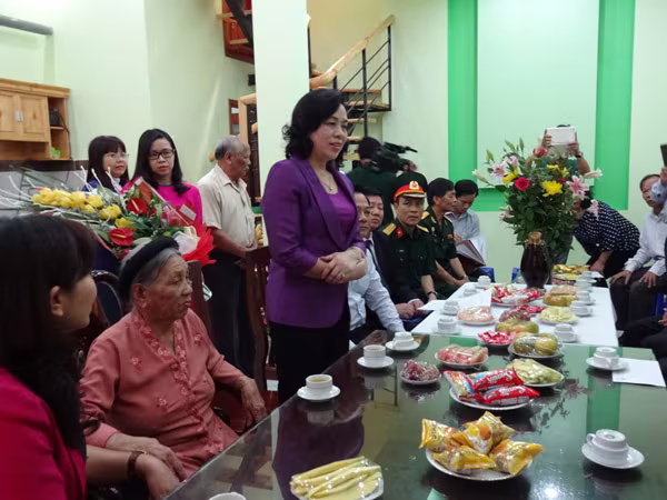 Tri ân những người đã ngã xuống, đã cống hiến vì Tổ quốc ảnh 3 Tri ân những người đã ngã xuống, đã cống hiến vì Tổ quốc ảnh 3