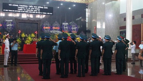 Xúc động đưa tiễn 2 phi công hy sinh trên tiêm kích Su-22 ảnh 3 Xúc động đưa tiễn 2 phi công hy sinh trên tiêm kích Su-22 ảnh 3