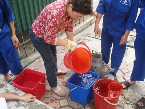 Audio 5-5-2015: “Nóng” chuyện thiếu nước sạch và việc nhiều “ông lớn” bị cáo buộc hối lộ ảnh 1 Audio 5-5-2015: “Nóng” chuyện thiếu nước sạch và việc nhiều “ông lớn” bị cáo buộc hối lộ ảnh 1