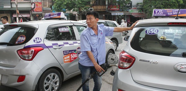 Taxi nhấp nhổm tăng giá cước ảnh 1 Taxi nhấp nhổm tăng giá cước ảnh 1