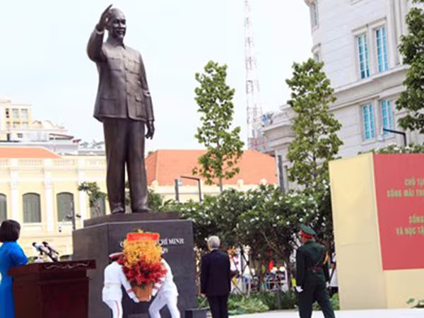 Audio 17-5-2015: Khánh thành Tượng đài Chủ tịch Hồ Chí Minh tại thành phố mang tên Bác ảnh 1 Audio 17-5-2015: Khánh thành Tượng đài Chủ tịch Hồ Chí Minh tại thành phố mang tên Bác ảnh 1
