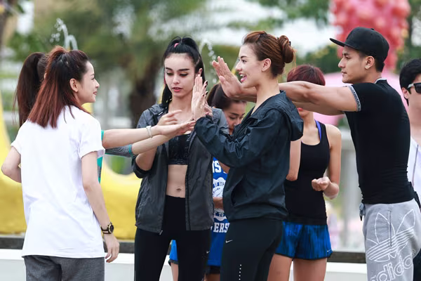 Chi Pu xuất hiện khiến Cường Seven bất ngờ, MLee “sốc nặng“ ảnh 2 Chi Pu xuất hiện khiến Cường Seven bất ngờ, MLee “sốc nặng“ ảnh 2