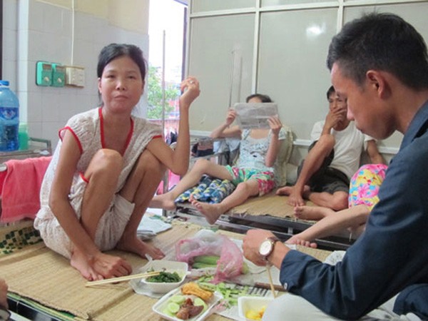Bệnh viện tự chủ, người nghèo sẽ ra sao? ảnh 2 Bệnh viện tự chủ, người nghèo sẽ ra sao? ảnh 2