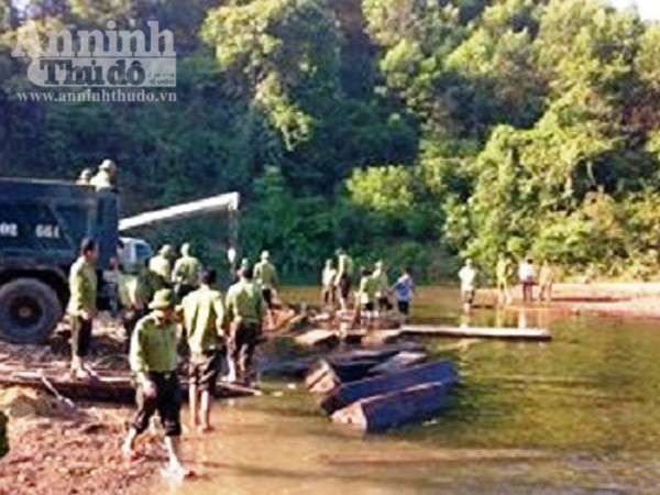 Bắt hơn 11 mét khối gỗ lậu từ Quảng Bình về Hà Tĩnh ảnh 1 Bắt hơn 11 mét khối gỗ lậu từ Quảng Bình về Hà Tĩnh ảnh 1