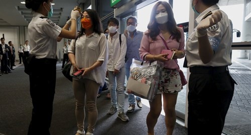 Audio 7-6-2015: Dịch MERS diễn biến phức tạp, người nghi nhiễm bị theo dõi điện thoại ảnh 3 Audio 7-6-2015: Dịch MERS diễn biến phức tạp, người nghi nhiễm bị theo dõi điện thoại ảnh 3