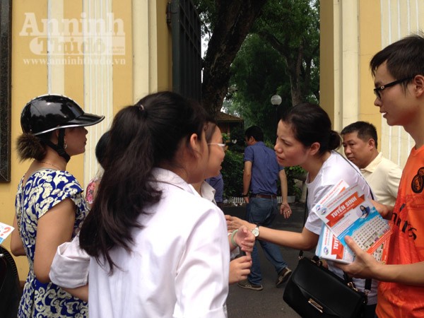 Tuyển sinh lớp 10: Đề Văn “dễ thở”, thí sinh kỳ vọng đạt điểm cao ảnh 10 Tuyển sinh lớp 10: Đề Văn “dễ thở”, thí sinh kỳ vọng đạt điểm cao ảnh 10