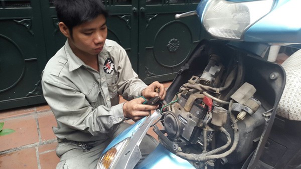 Rộ lên thủ đoạn trộm cắp IC xe máy Lead ảnh 2 Rộ lên thủ đoạn trộm cắp IC xe máy Lead ảnh 2