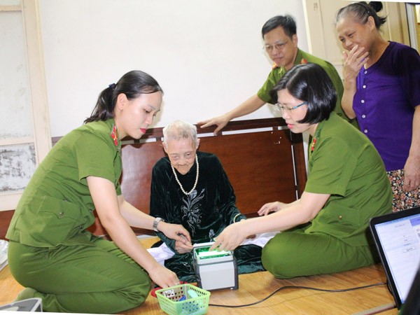 Cấp CMND mới cho phu nhân cố Thủ tướng Phạm Văn Đồng ảnh 1 Cấp CMND mới cho phu nhân cố Thủ tướng Phạm Văn Đồng ảnh 1