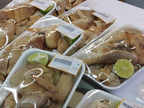 Gà ngoại đông lạnh, giá rẻ tràn vào Việt Nam ảnh 1 Gà ngoại đông lạnh, giá rẻ tràn vào Việt Nam ảnh 1
