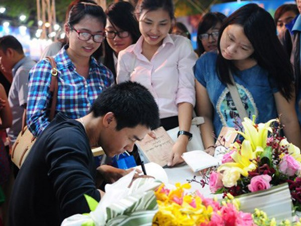 Bán được thơ đã không còn là... chuyện lạ! ảnh 1 Bán được thơ đã không còn là... chuyện lạ! ảnh 1