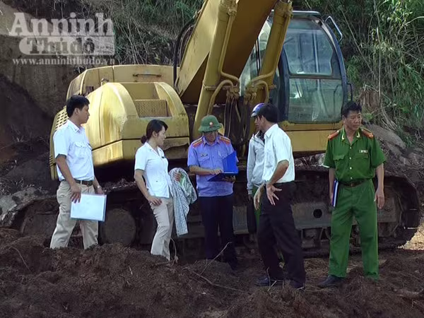 Sập mỏ đá granit, 4 người thương vong ảnh 3 Sập mỏ đá granit, 4 người thương vong ảnh 3