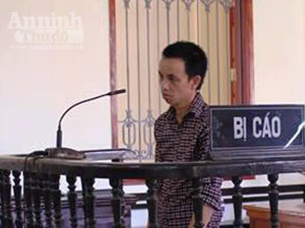 Bị đánh vì từ chối uống rượu, cầm dao đâm chết hàng xóm ảnh 1 Bị đánh vì từ chối uống rượu, cầm dao đâm chết hàng xóm ảnh 1