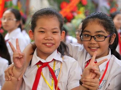 Audio 28-8-2015: Tin mới về đồng phục học sinh và vụ phát hiện 100 khẩu súng quân dụng ảnh 2 Audio 28-8-2015: Tin mới về đồng phục học sinh và vụ phát hiện 100 khẩu súng quân dụng ảnh 2