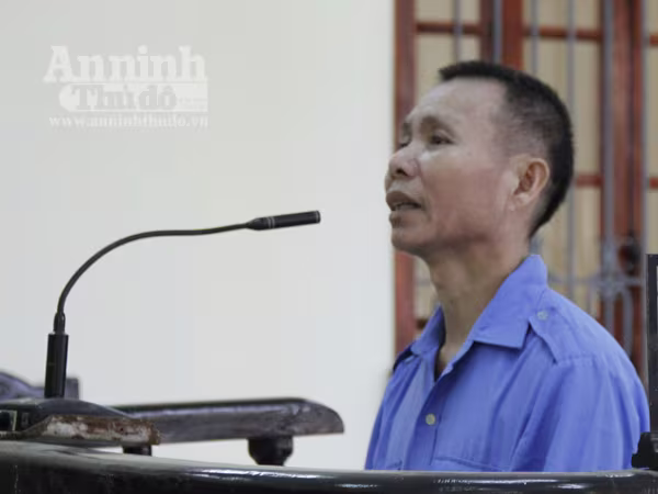 Lĩnh 17 năm tù vì dùng liềm cứa cổ hàng xóm ảnh 1 Lĩnh 17 năm tù vì dùng liềm cứa cổ hàng xóm ảnh 1