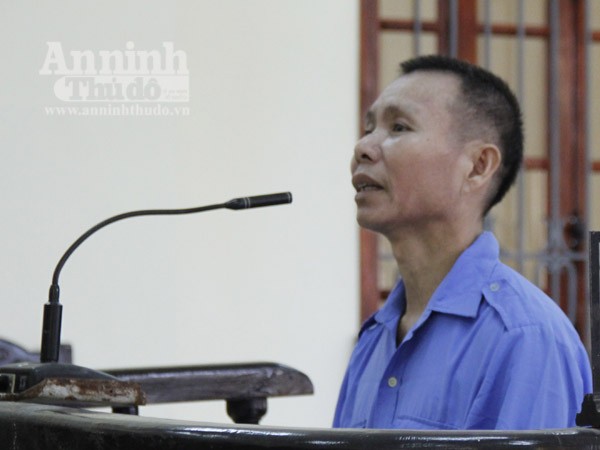 Lĩnh 17 năm tù vì dùng liềm cứa cổ hàng xóm ảnh 1 Lĩnh 17 năm tù vì dùng liềm cứa cổ hàng xóm ảnh 1