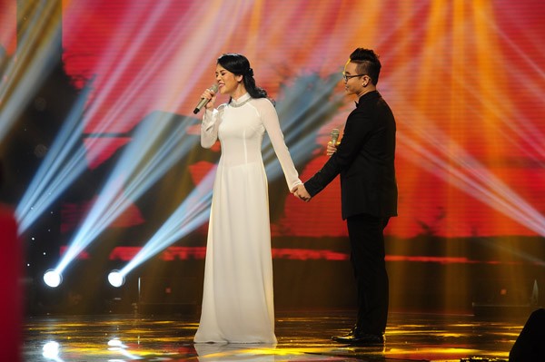 Giọng hát Việt 2015: Mãn nhãn đêm chung kết đầy sắc màu ảnh 3 Giọng hát Việt 2015: Mãn nhãn đêm chung kết đầy sắc màu ảnh 3