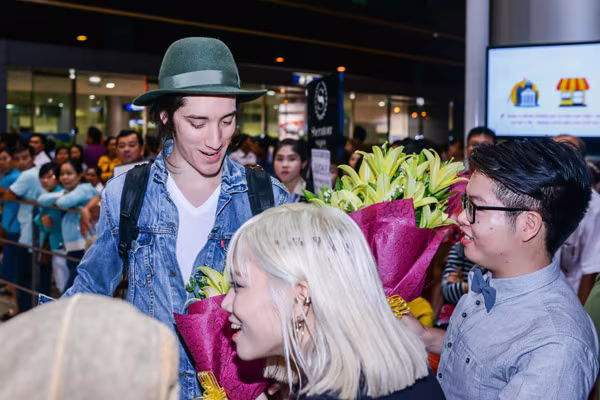 Chàng trai gốc Việt "gây sốt" tại The Voice Mỹ đã có mặt tại Việt Nam ảnh 4 Chàng trai gốc Việt "gây sốt" tại The Voice Mỹ đã có mặt tại Việt Nam ảnh 4