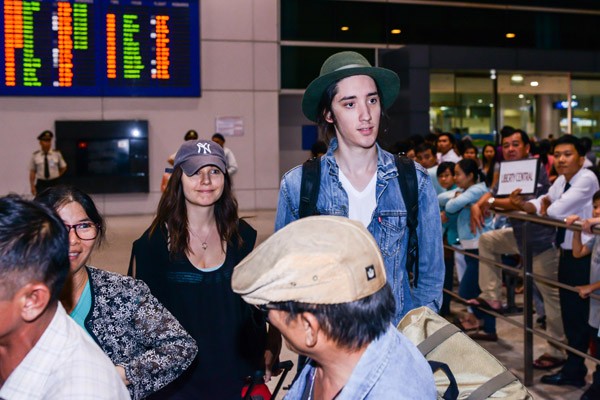 Chàng trai gốc Việt "gây sốt" tại The Voice Mỹ đã có mặt tại Việt Nam ảnh 2 Chàng trai gốc Việt "gây sốt" tại The Voice Mỹ đã có mặt tại Việt Nam ảnh 2